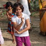 The chidren took it upon themselves to give us a performance of Indian dancing to music